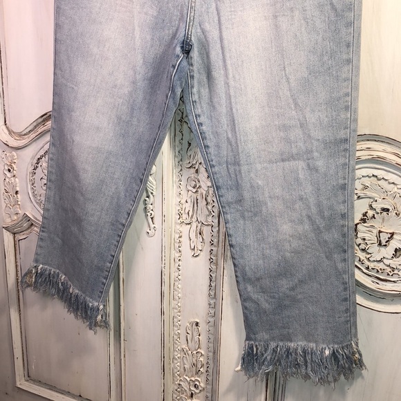 Ashley Mason Light Wash Straight Leg Raw Hem Crop Jeans Size 15 - Picture 3 of 9
